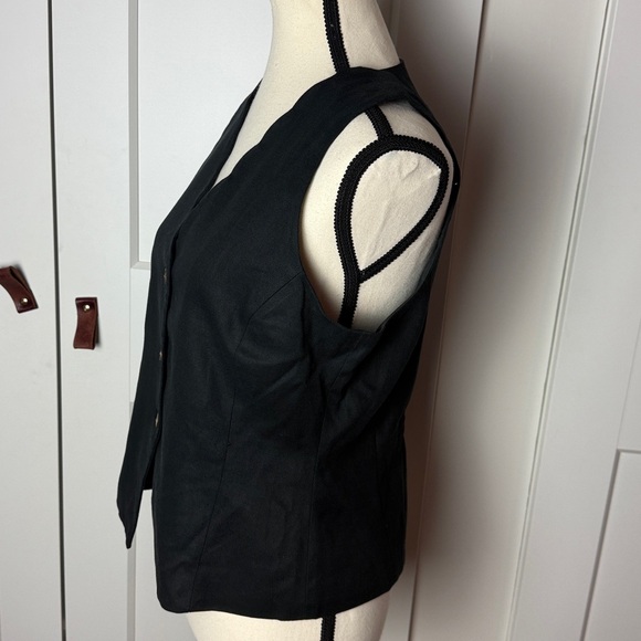 CUPIO button down ruffle accent vest black size medium - Picture 4 of 8